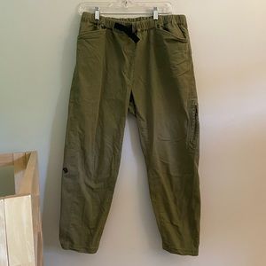 Mountain Hardware Cropped Hiking Pants